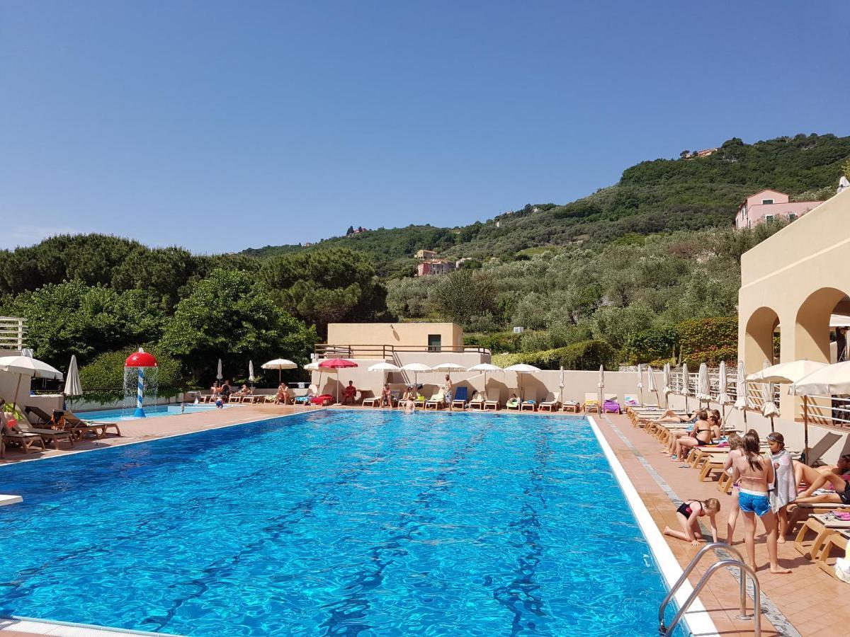 Il Villaggio Di Giuele Finale Ligure Exterior photo